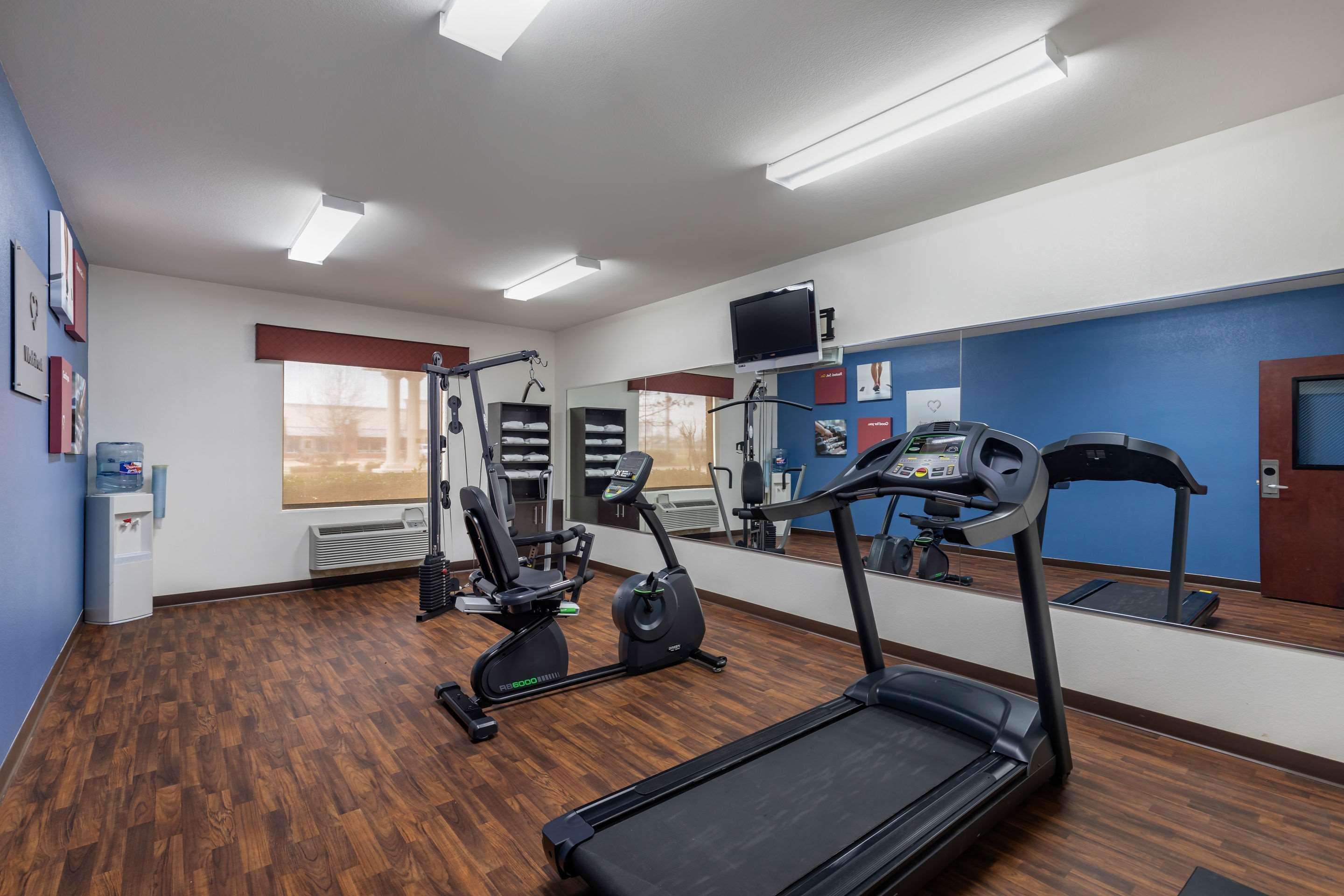 Comfort Suites Ennis Bagian luar foto