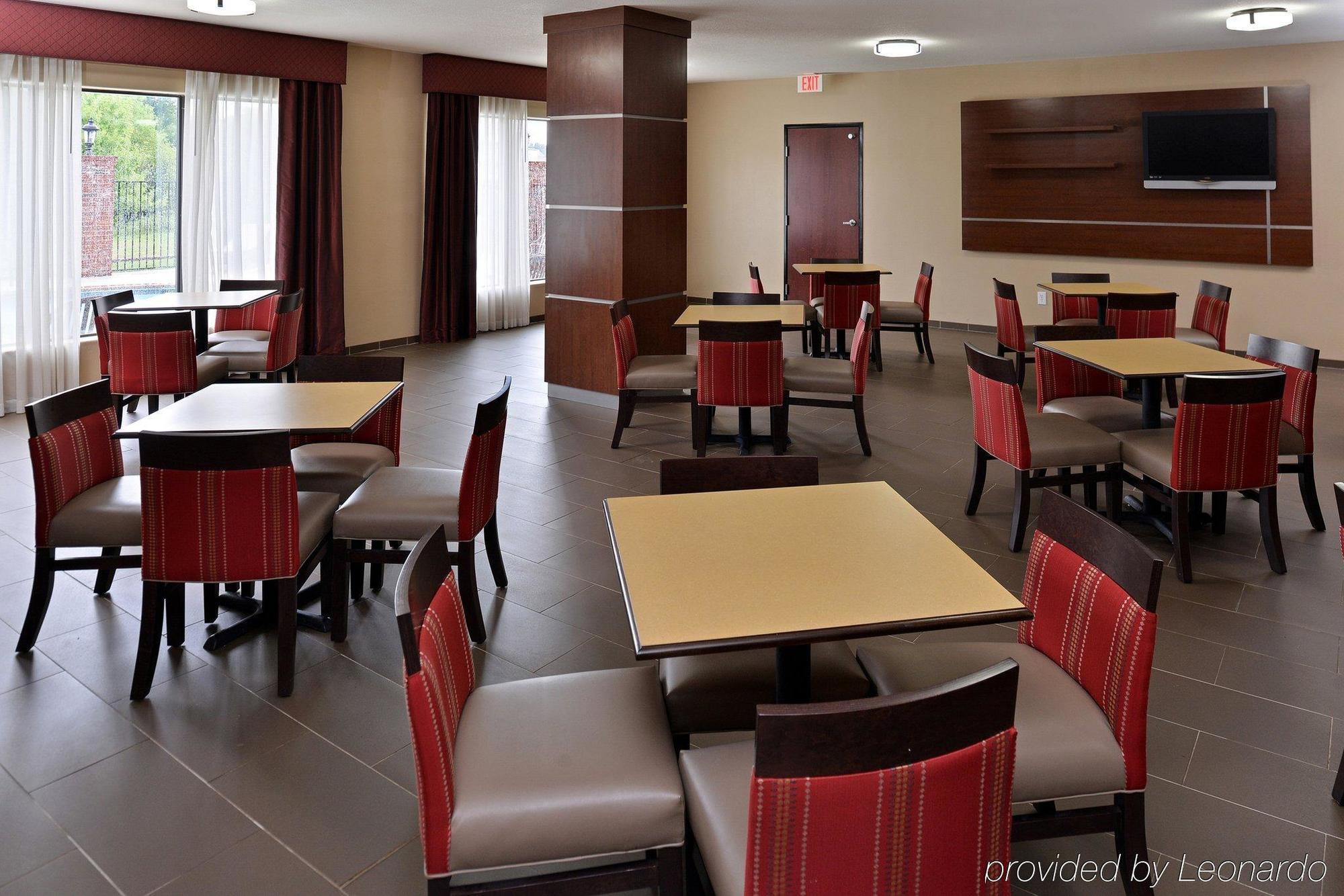 Comfort Suites Ennis Bagian luar foto