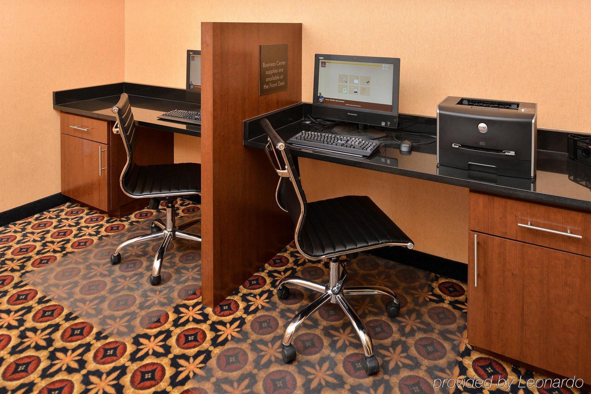 Comfort Suites Ennis Bagian luar foto