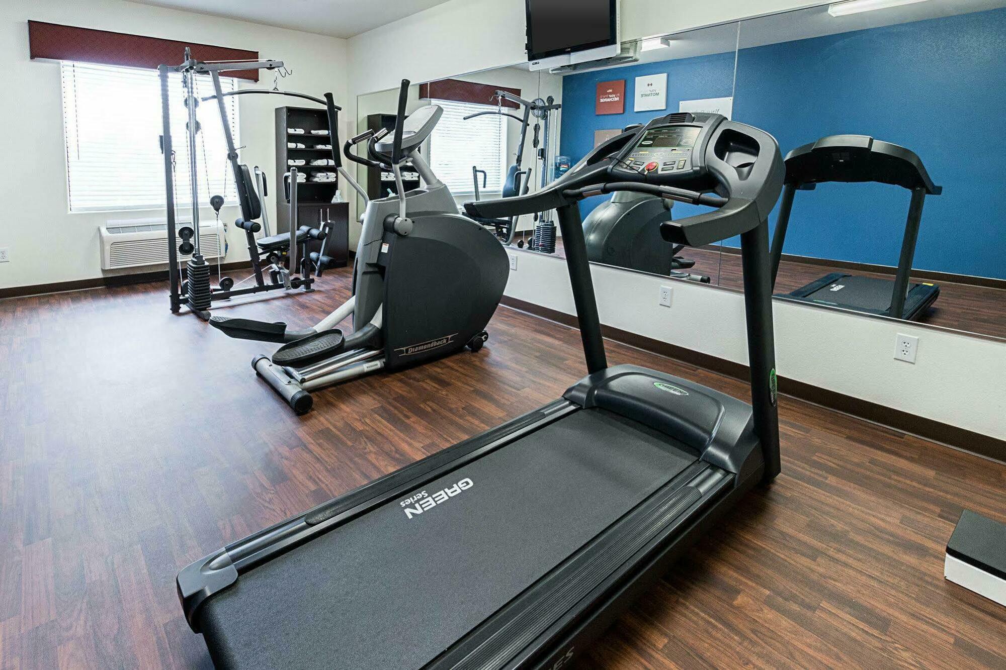Comfort Suites Ennis Bagian luar foto